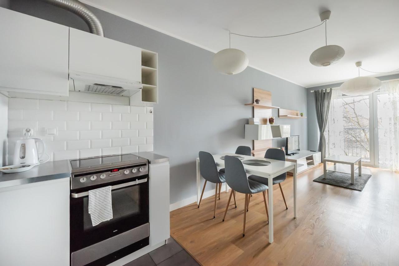Metro Mlynow Silver Apartment Варшава Экстерьер фото