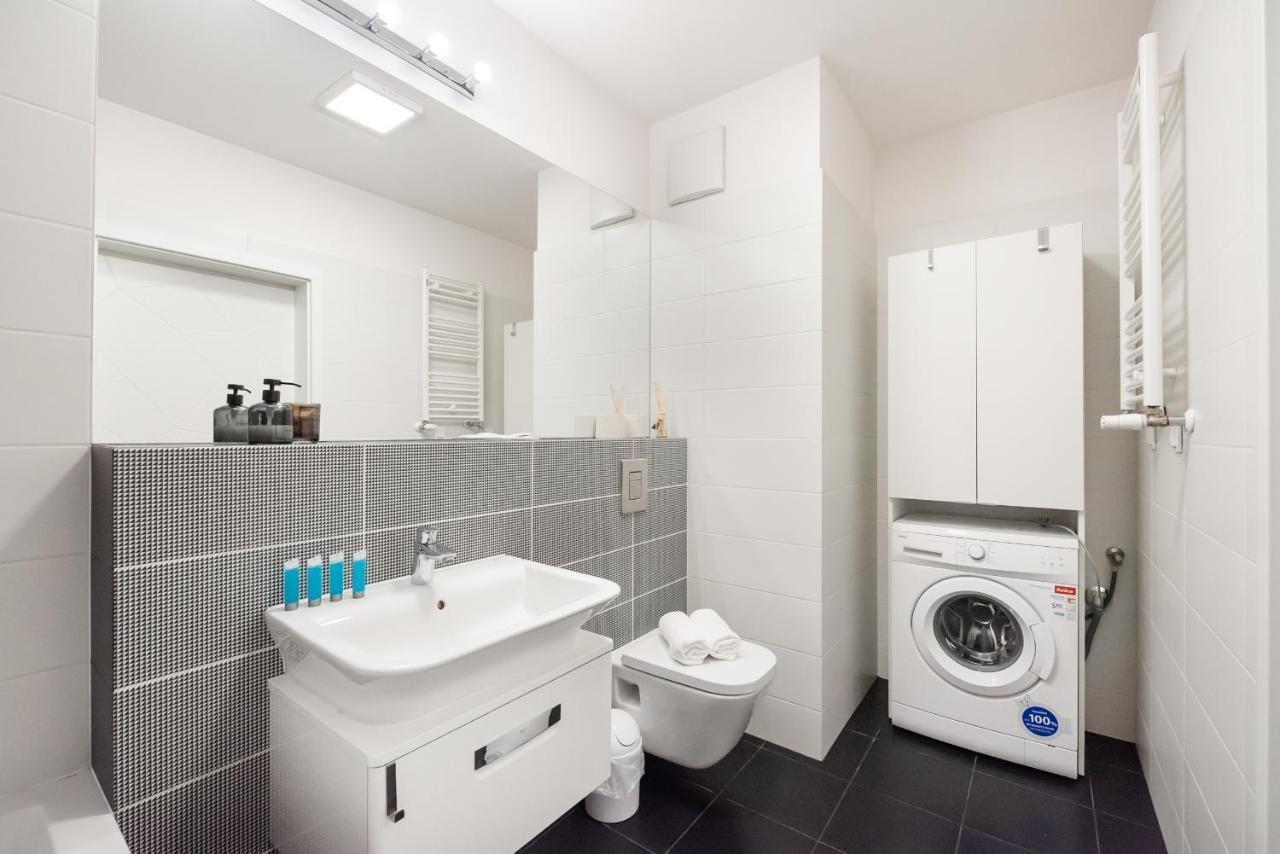 Metro Mlynow Silver Apartment Варшава Экстерьер фото