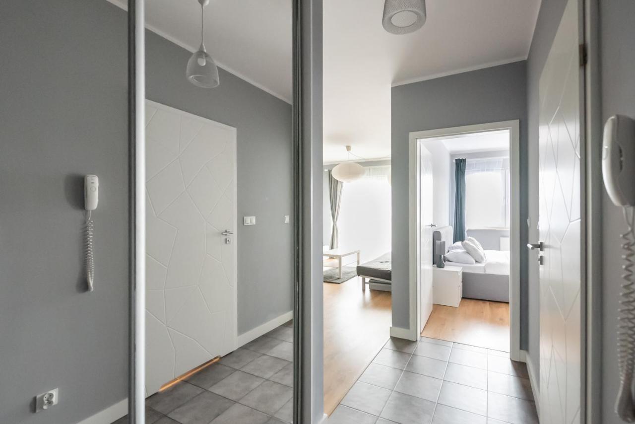 Metro Mlynow Silver Apartment Варшава Экстерьер фото